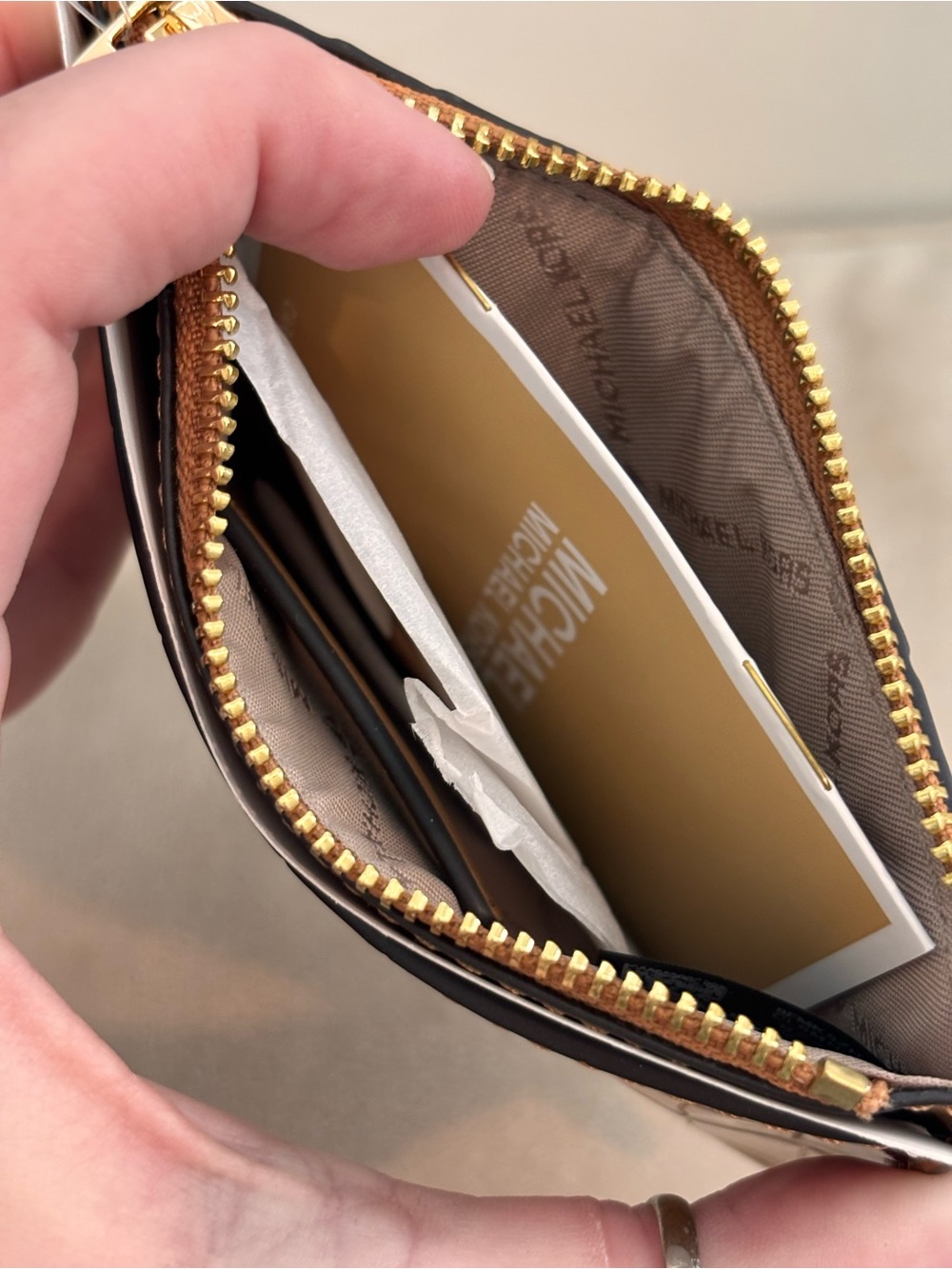 Michael Kors Croc Embossed Jet Set Travel Medium Top-Zip Card Case - Picture 9 of 11